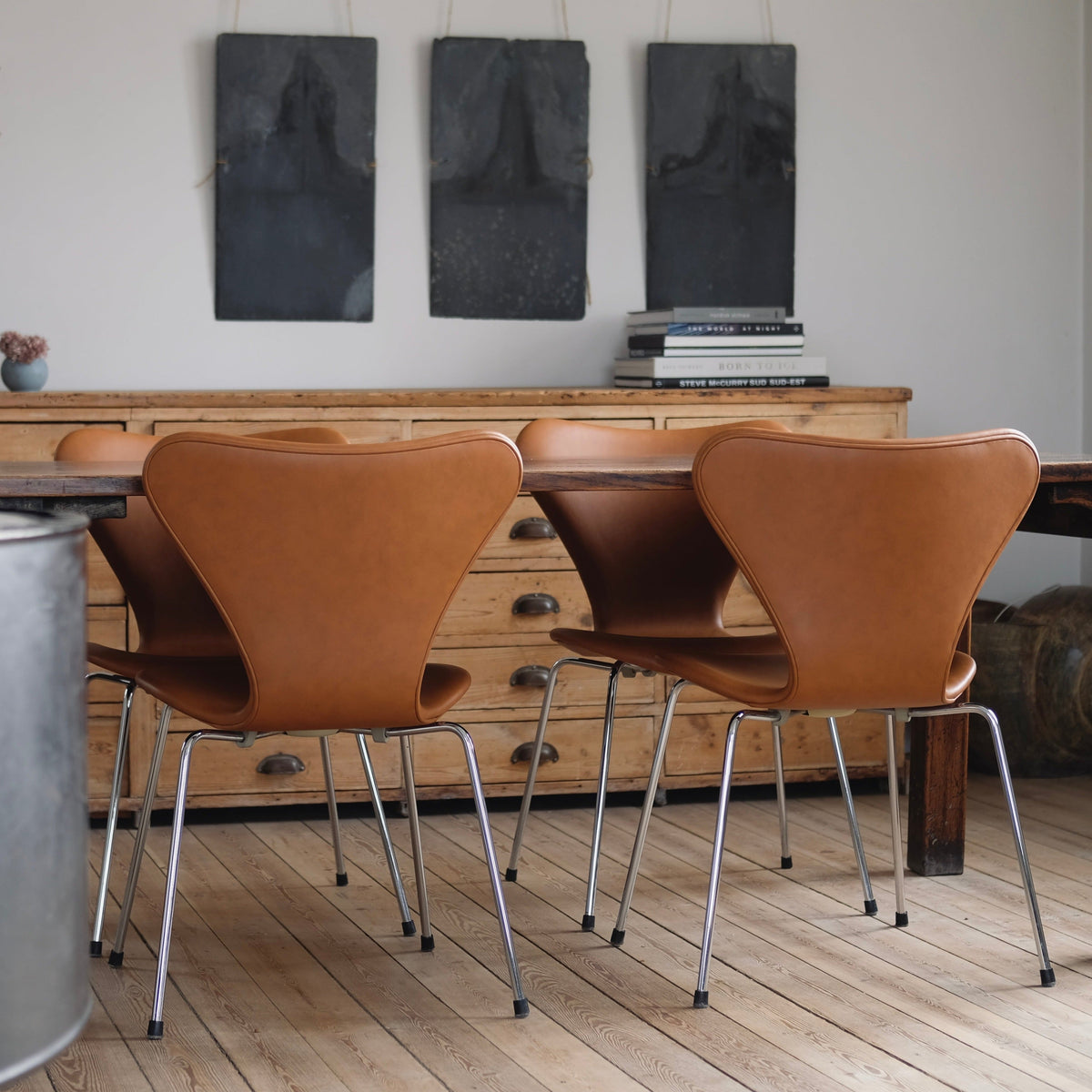 Arne Jacobsen, Syveren stol / Soft læder / Cognac