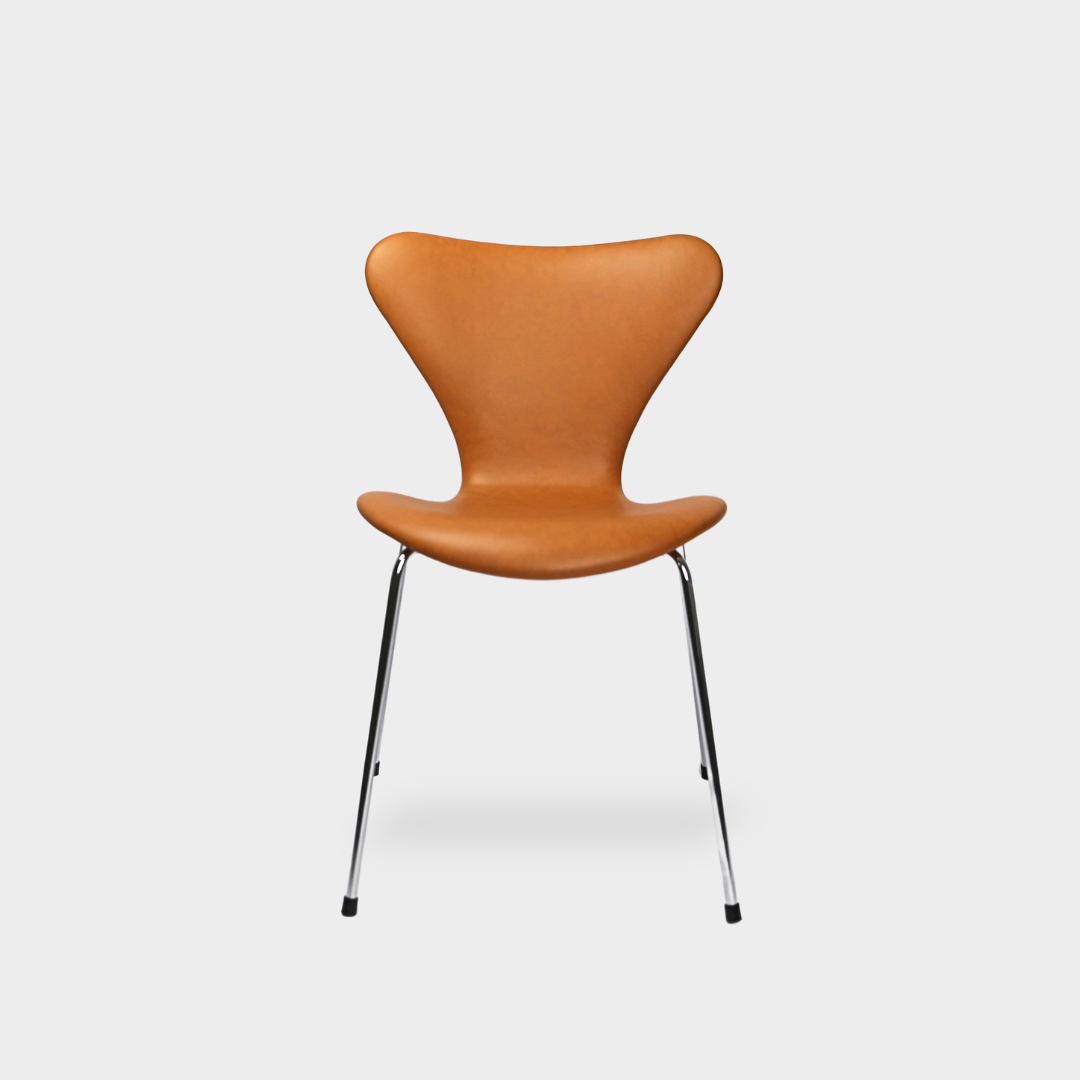 Arne Jacobsen, Syveren stol / Soft læder / Cognac