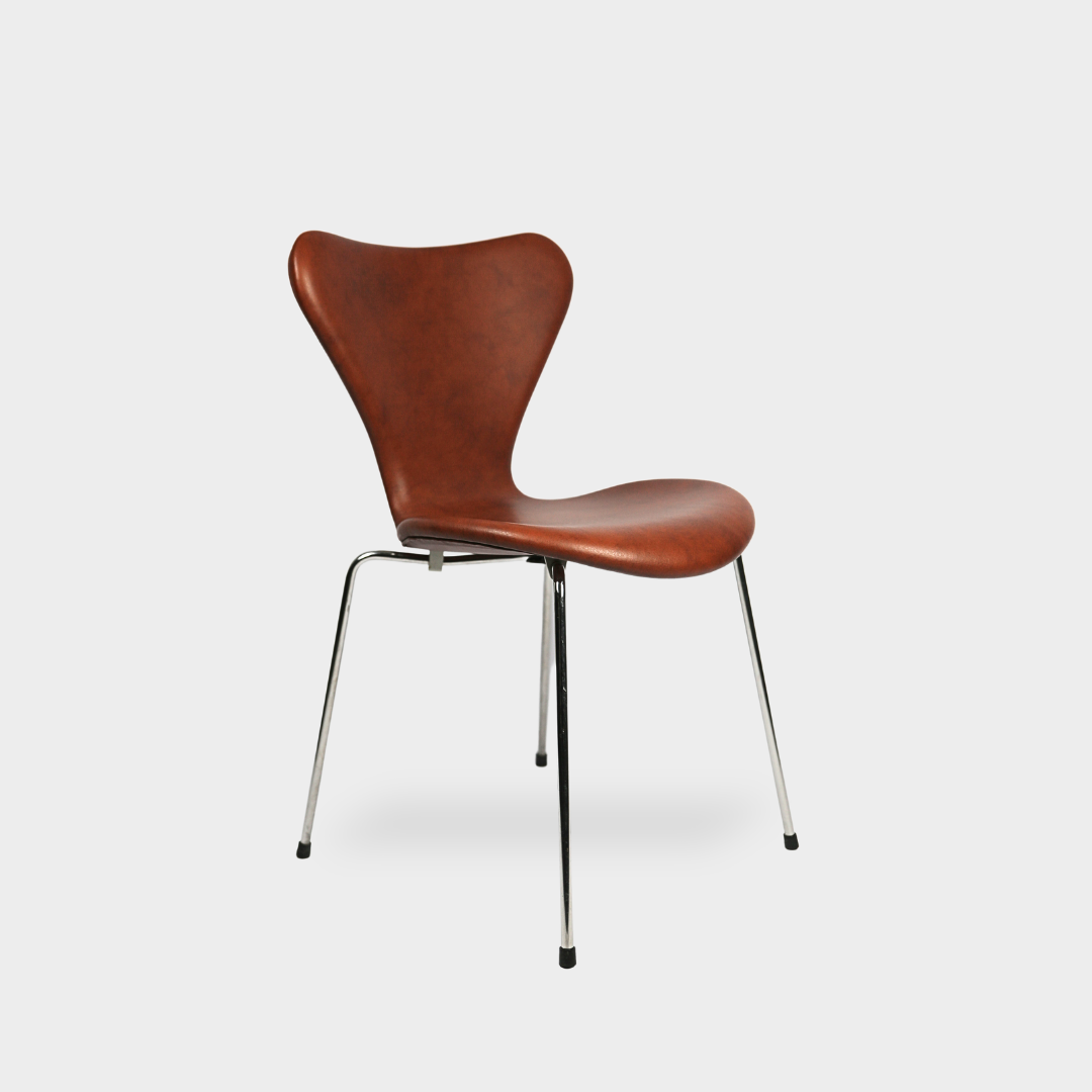 Arne Jacobsen, 7-seater chair / Classic Soft Brandy