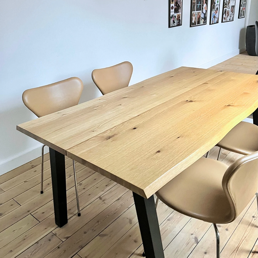 Arne Jacobsen 7-seater chair / Soft Sand