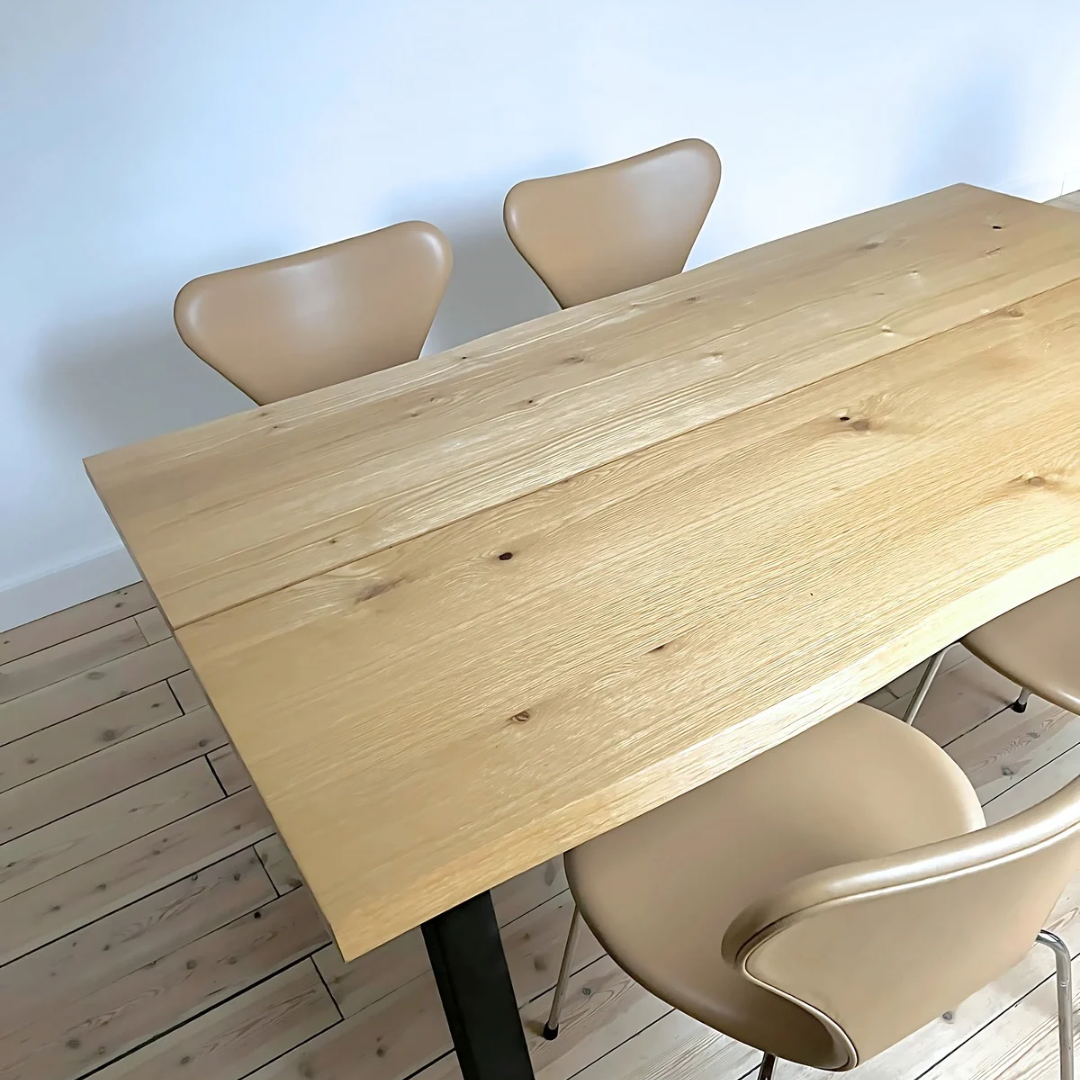 Arne Jacobsen 7-seater chair / Soft Sand
