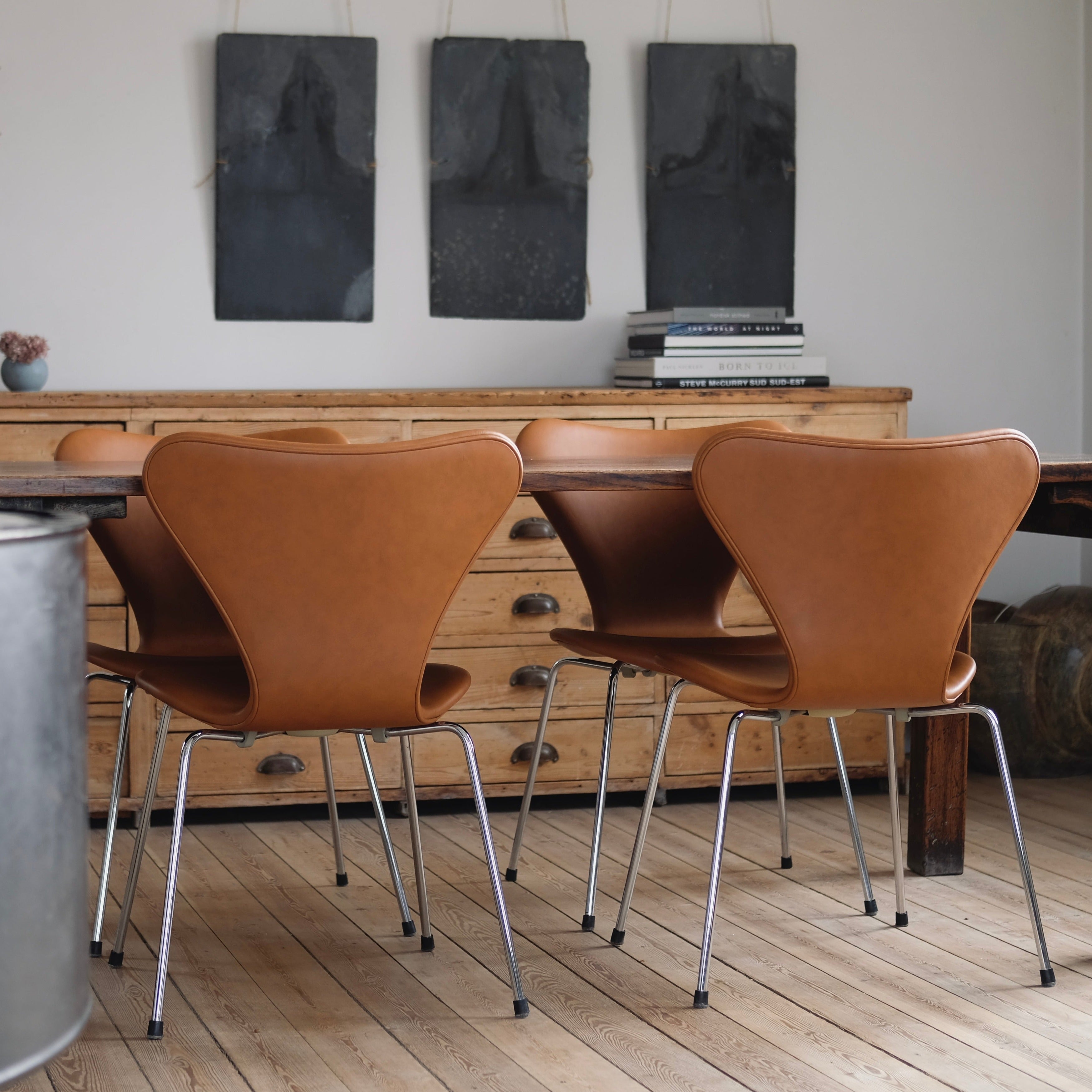 Arne Jacobsen, Syveren stol / Soft læder / Cognac – AUO NORD
