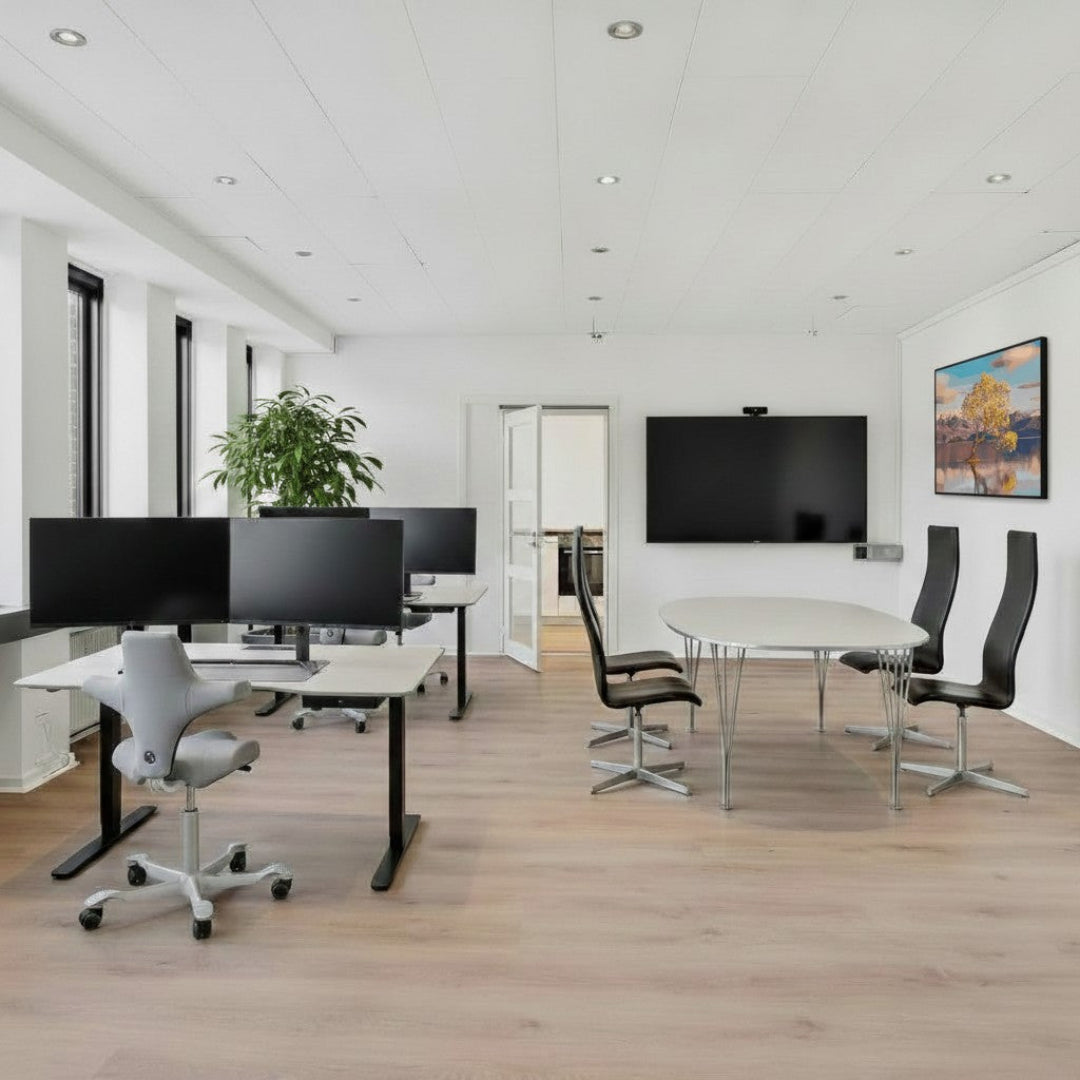Arne Jacobsen Oxford stol med høj ryg / Soft læder, Sort.